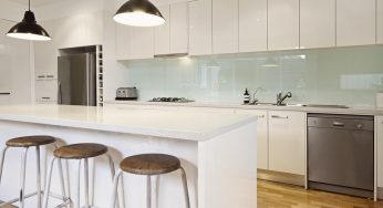 Features and Advantages Of Glass Splahbacks: Adding A New Life To Your Kitchen